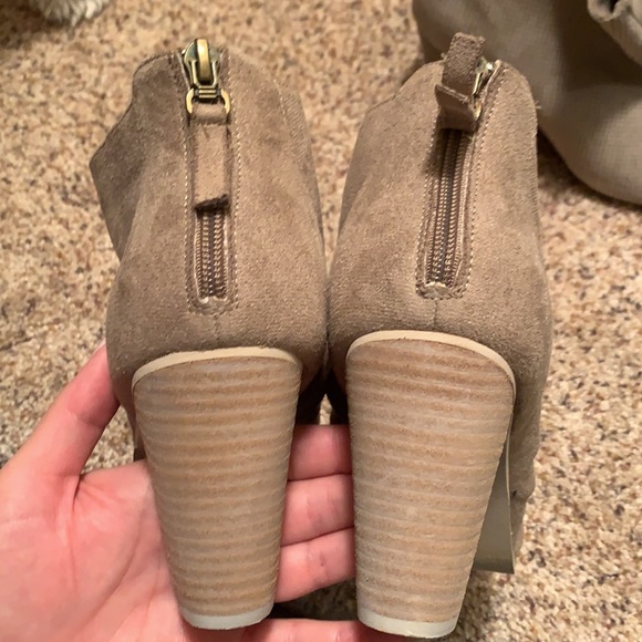 2 pairs Vici & Old Navy open toed booties size 10 - Picture 5 of 8